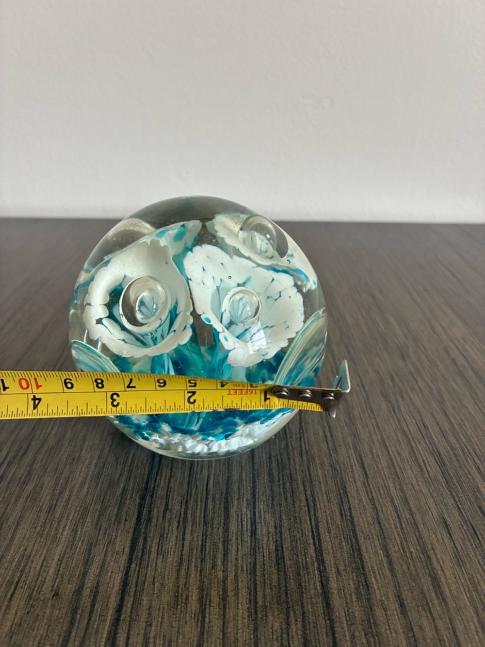 VTG LIGHT BLUE FLORAL ART GLASS PAPERWEIGHT - Picture 4 of 6